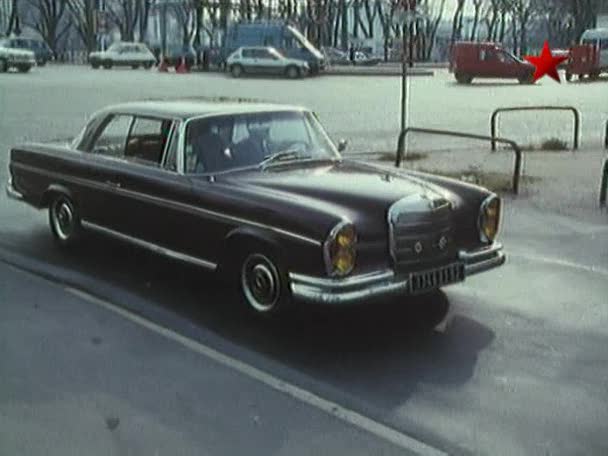 Mercedes-Benz [W111]