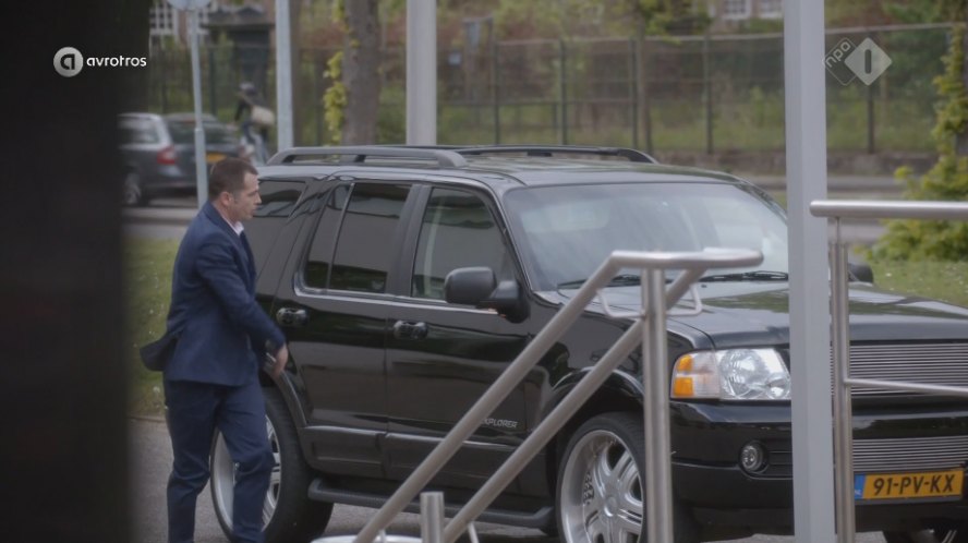 2002 Ford Explorer [U152]