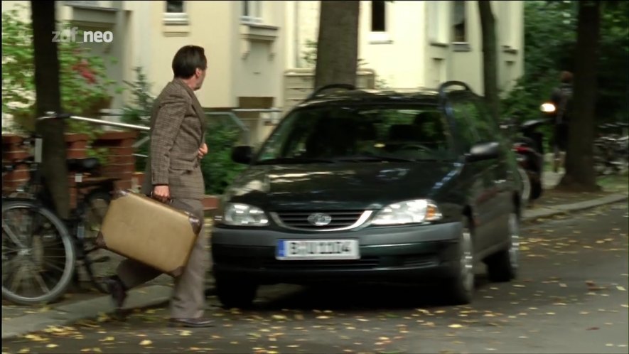 2001 Toyota Avensis Kombi Linea Terra [T220]