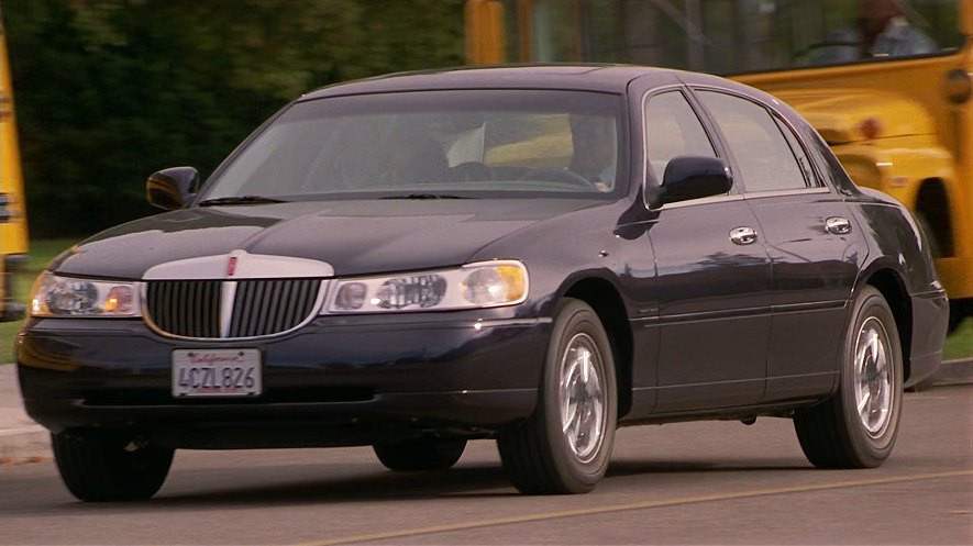 1999 Lincoln Town Car Signature [M82]