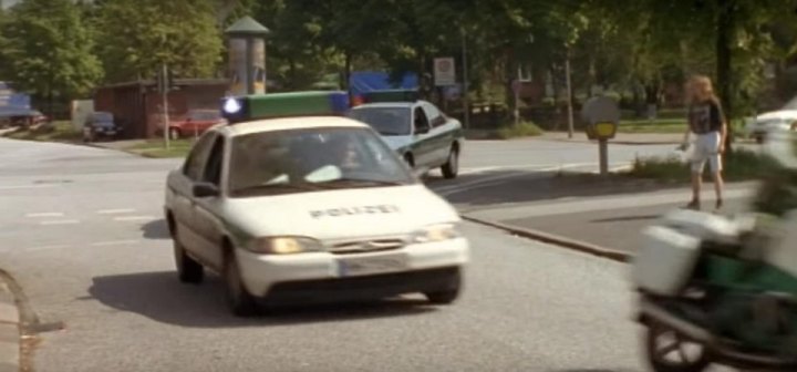 1993 Ford Mondeo MkI [CDW27]