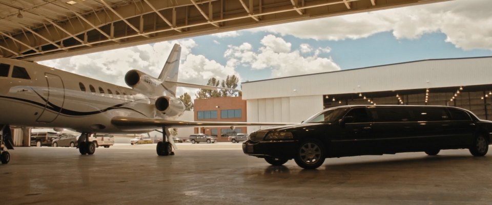 2003 Lincoln Town Car Stretched Limousine