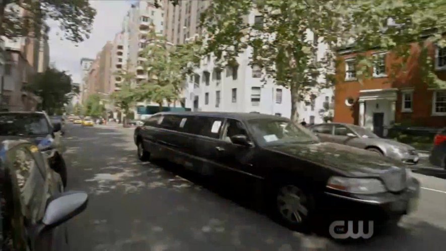 2006 Lincoln Town Car Stretched Limousine