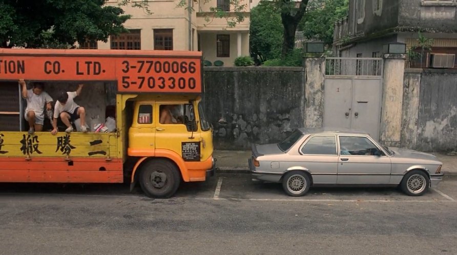 IMCDb 1977 Bedford TK In Ji Wu Cang Jiao 1988 imcdb-1977-bedford-tk-in-ji-wu-cang-jiao-1988