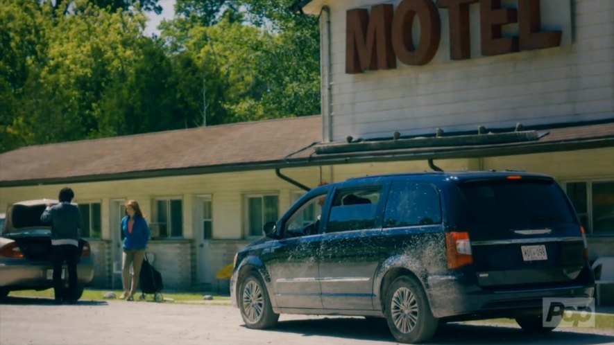 2011 Chrysler Town & Country [RT]