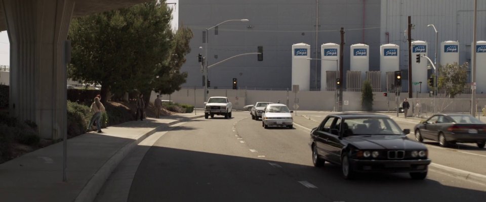 1988 BMW 735iL [E32]