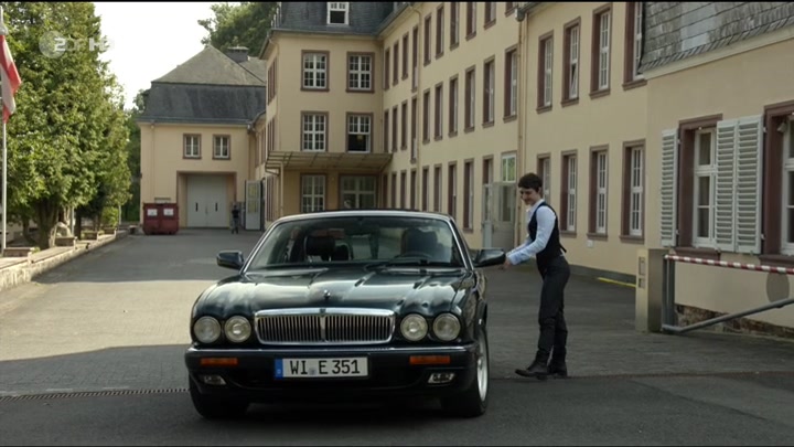 Jaguar XJ Executive [X300]