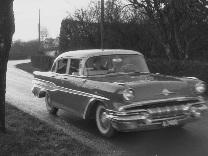 1957 Pontiac Chieftain Four-Door Sedan [2719]