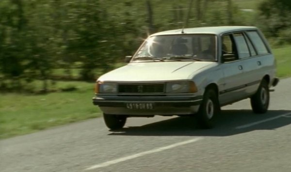 1986 Peugeot 305 Break [581E]