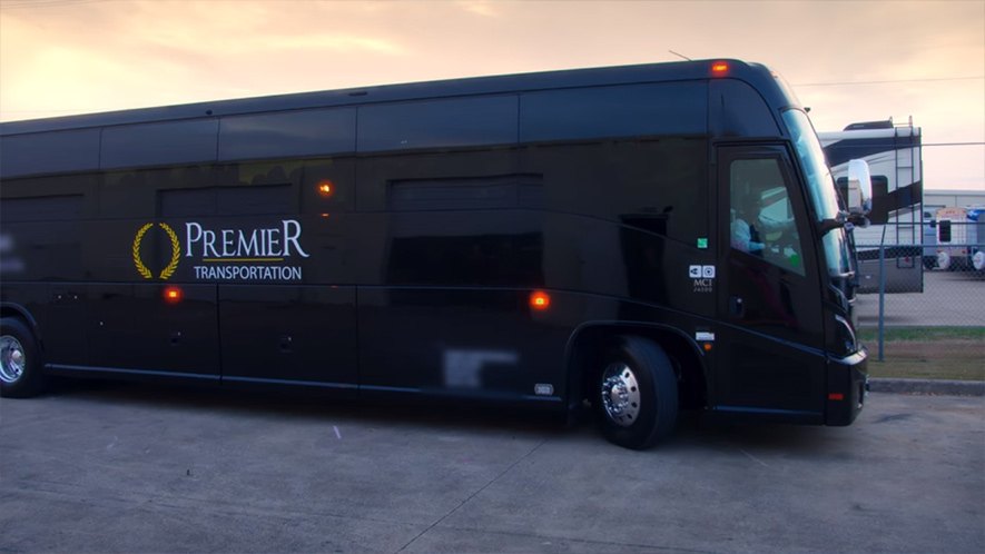 2013 MCI J 4500