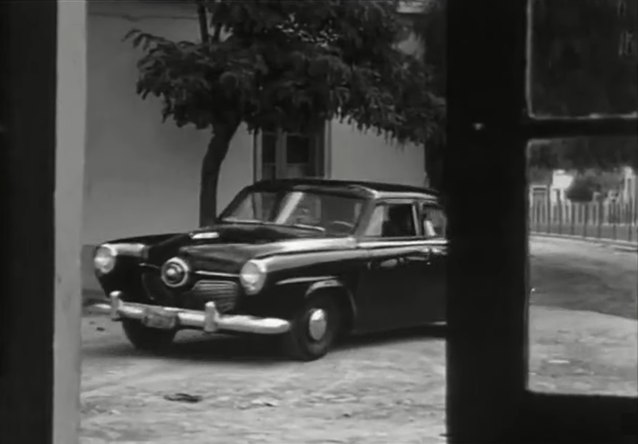 1951 Studebaker Champion Deluxe 4-door Sedan [10G-W3]