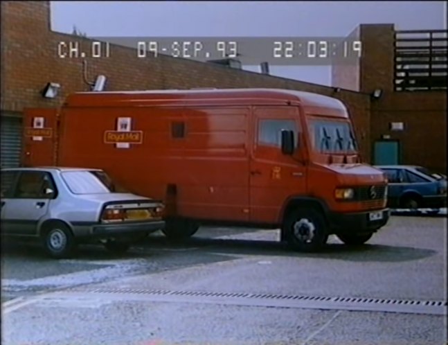 Mercedes-Benz Royal Mail security van [T2]