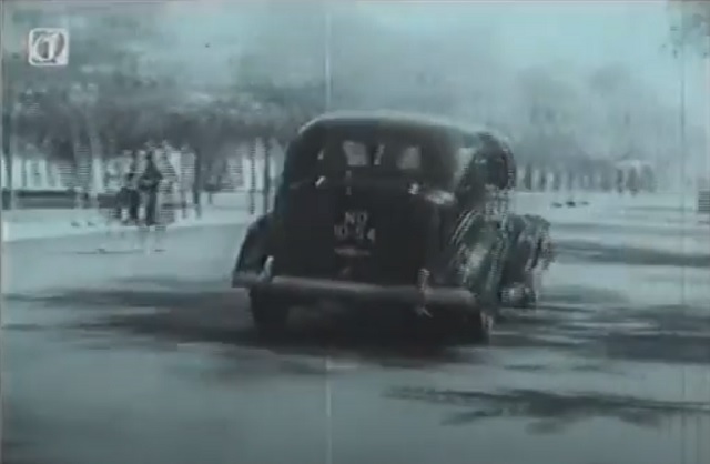 1939 Plymouth De Luxe Touring Sedan [P-8]