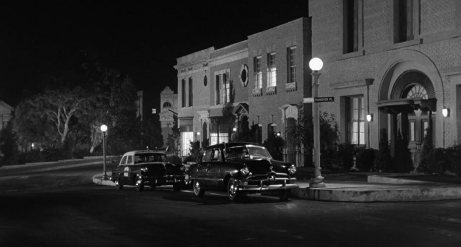 1950 Ford Custom De Luxe Fordor Sedan [73B]