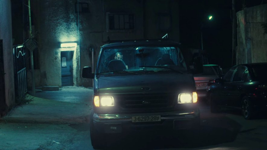 2004 Ford E-350 Super Duty Extended Wagon