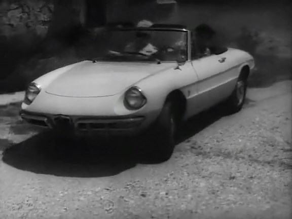 1966 Alfa Romeo Spider 1600 Duetto [105.03]