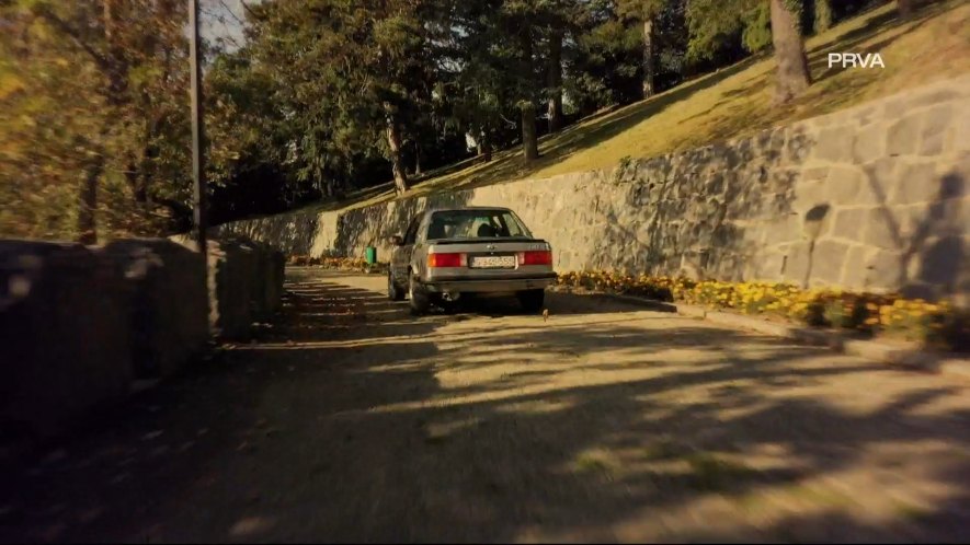 BMW 318i [E30]
