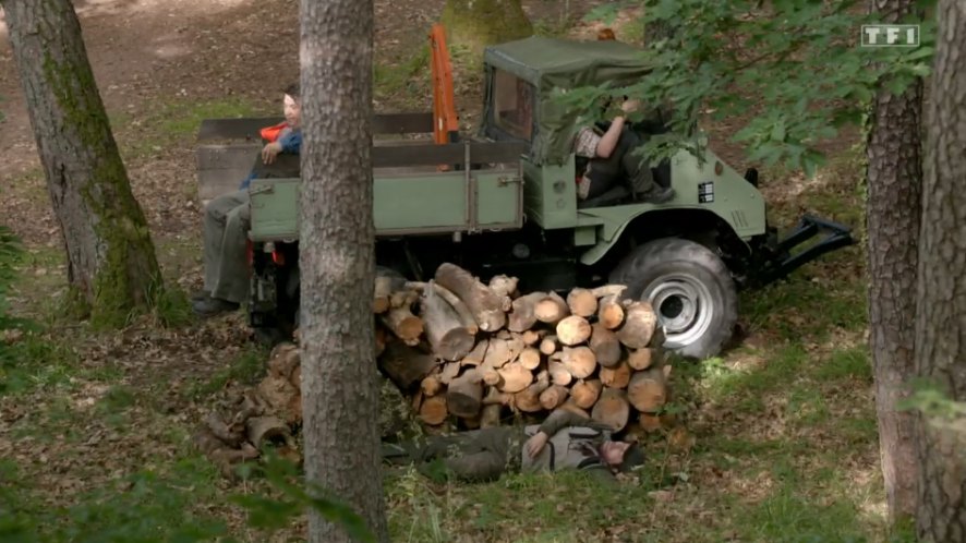 Mercedes-Benz Unimog 411
