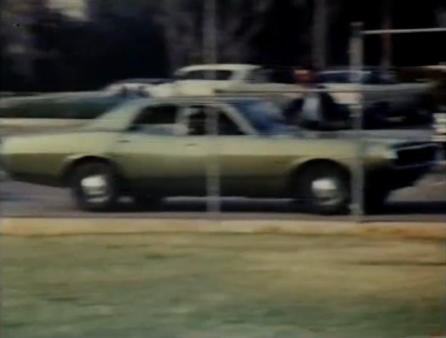 1971 Dodge Coronet 4-door Sedan [WL41]