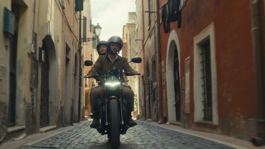 2021 Moto Guzzi V7 Stone