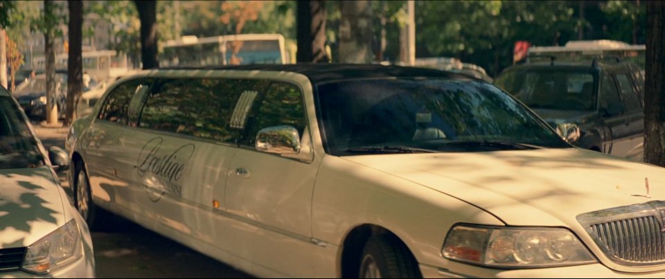 Lincoln Town Car Stretched Limousine