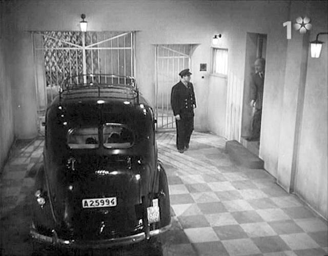 1938 Plymouth De Luxe Touring Sedan [P-6]