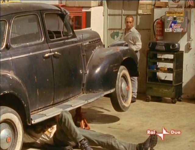 1940 Chevrolet Special De Luxe Sport Sedan [KA]