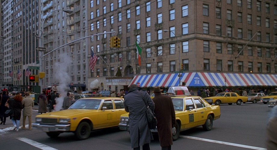 Ford Or Chevy >> IMCDb.org: 1987 Chevrolet Caprice in "Home Alone 2: Lost ... Ford Or Chevy >> IMCDb.org: 1987 Chevrolet Caprice in "Home Alone 2: Lost ...