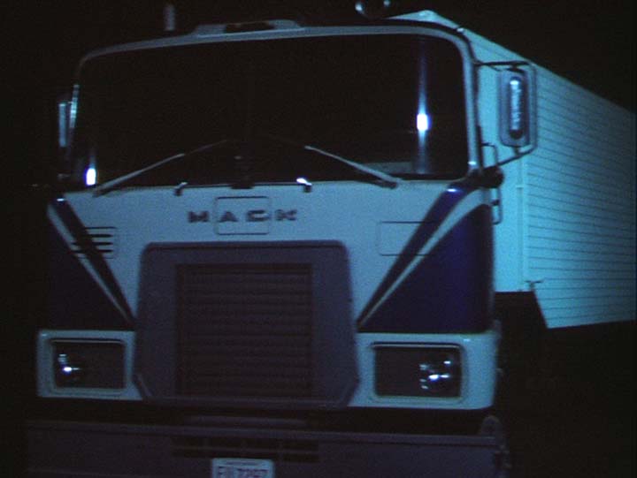 Mack FL-700L