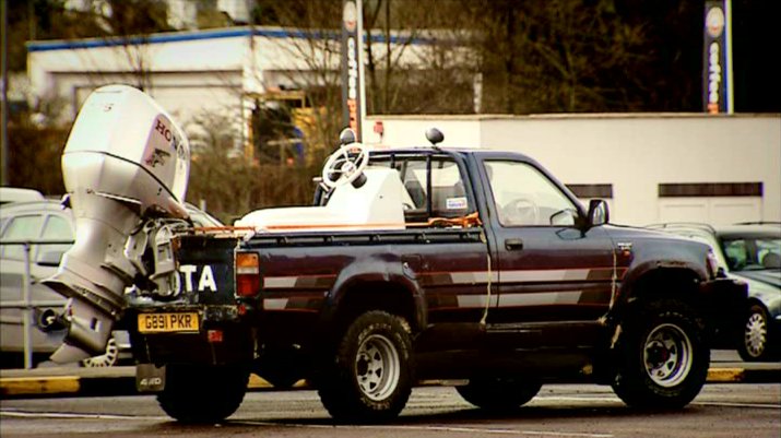 IMCDb.org: 1989 Toyota Hilux 4x4 [LN105] in Gear,