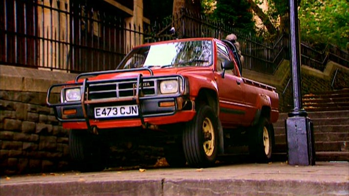 at se Fortov Inspicere IMCDb.org: 1988 Toyota Hilux 2.4 TD 4x4 [LN65] in "Top Gear, 2002-2015"