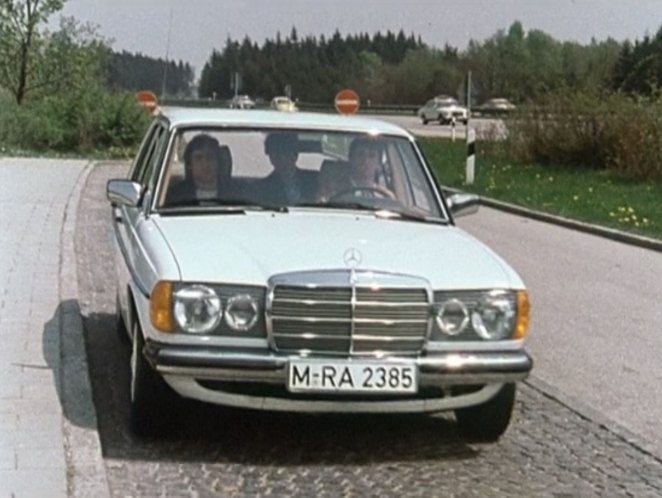 1977 MercedesBenz 200 W123 