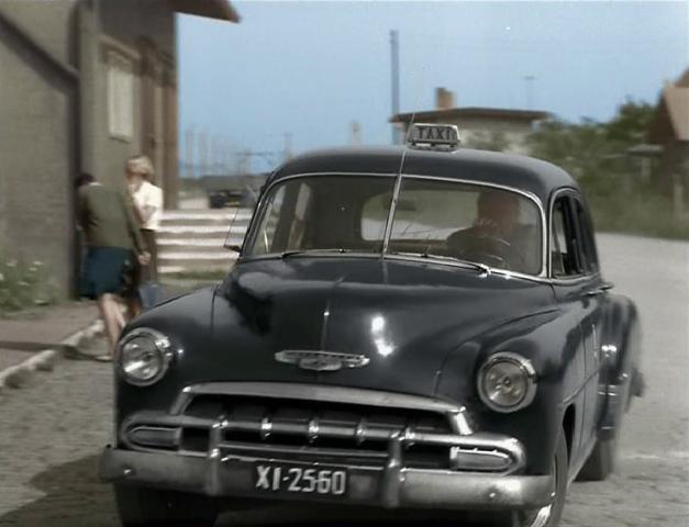 1952 Chevrolet Styleline De Luxe FourDoor Sedan 2100 KK 