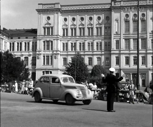 1937 Ford V8 Standard Fordor [74]