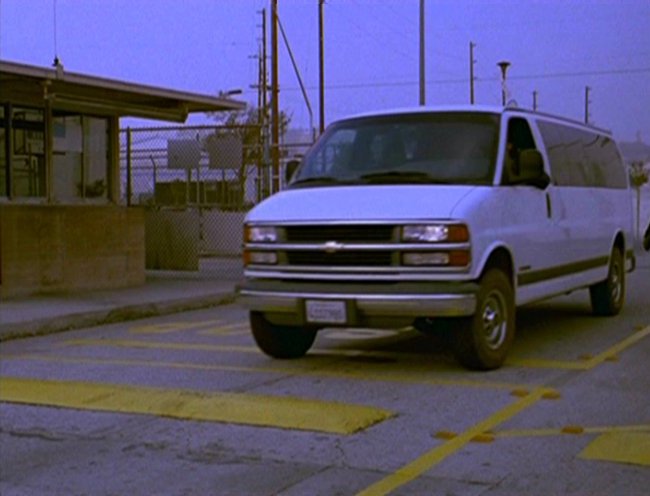 2002 Chevrolet Express 3500 [GMT600]