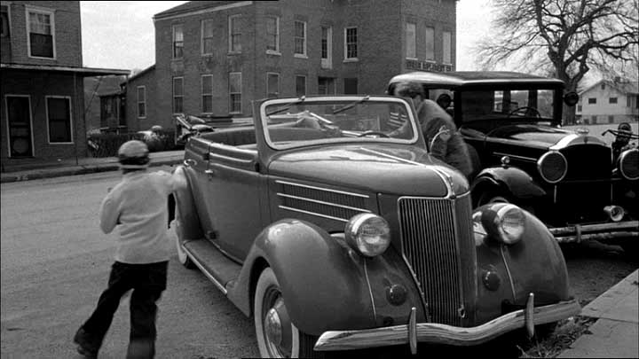 1936 Ford V8 De Luxe Convertible Touring Sedan [68]