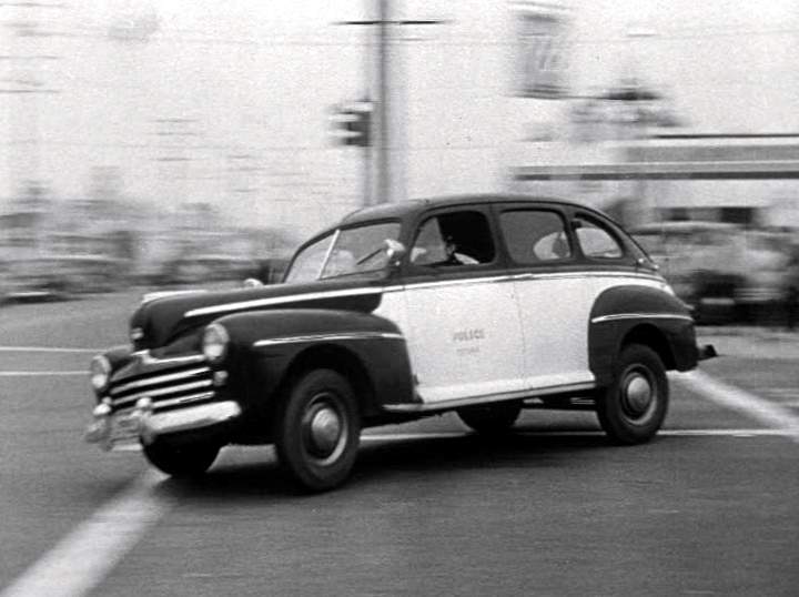 1947 Ford De Luxe Fordor Sedan 73A 