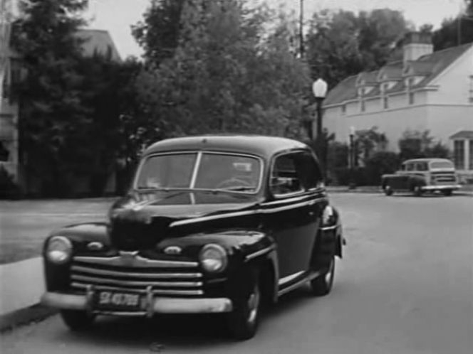 1946 Ford Super De Luxe Tudor Sedan [69A-70B]