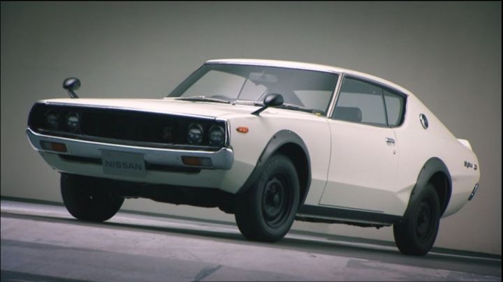 nissan skyline gt 2000 coupe