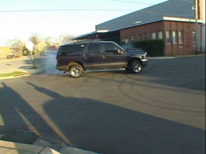 2002 Ford Excursion XLT [UW137]