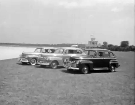 1946 Ford Super De Luxe Fordor Sedan [73B]