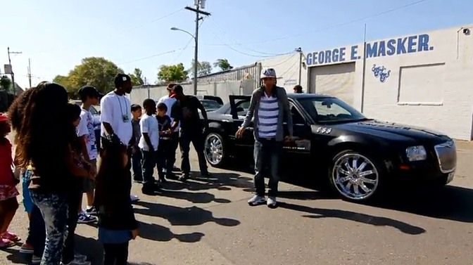 2005 Chrysler 300 [LX]