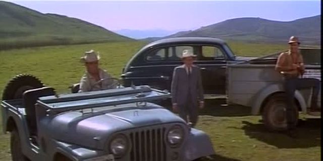 1946 Ford De Luxe Fordor Sedan [73A]