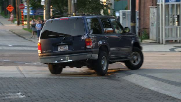 1999 Ford Explorer XLT [UN150]