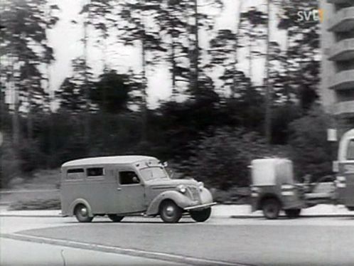 1939 Volvo PV 804 Ambulans
