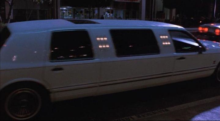 1990 Lincoln Town Car Stretched Limousine Federal Coach