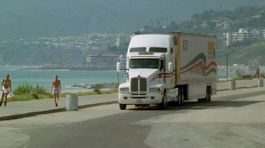 Kenworth T-600 A Aerocab