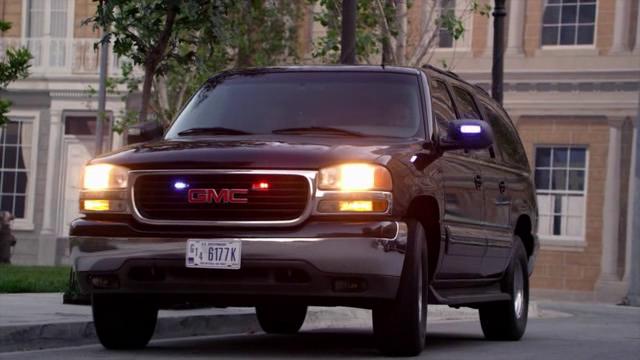 2002 GMC Yukon XL 1500 [GMT830]