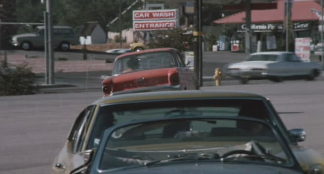 1966 Pontiac Bonneville Vista Hardtop Sedan