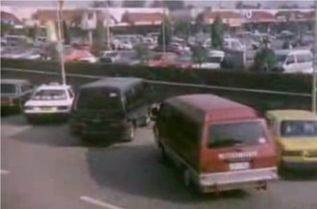 Mitsubishi L-300 Versa Van